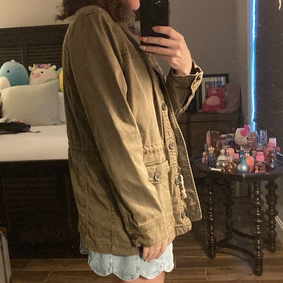 Coolest military style jacket 🧥 - Picture 2 of 6